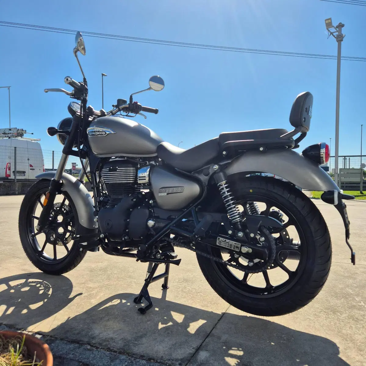 Royal Enfield Meteor 350 (2021 - 26) (3)