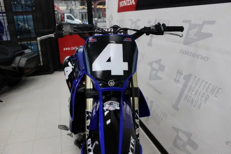 Yamaha YZ 450 F (2025) (4)