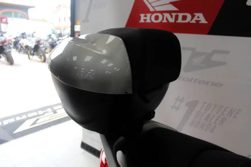 Piaggio Beverly 300 Hpe (2021) (5)