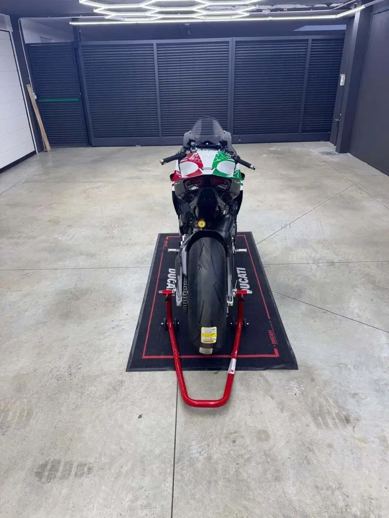 Ducati Panigale V4 Tricolore (2025 - 26) (4)