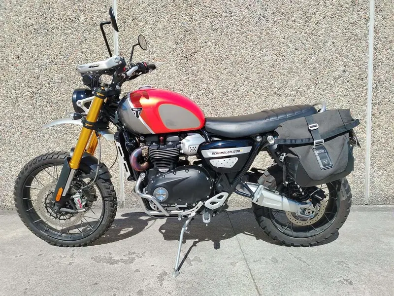 Triumph Scrambler 1200 XE Gold Line Edition (2021 - 22) (2)