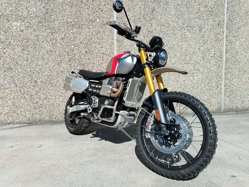Triumph Scrambler 1200 XE Gold Line Edition (2021 - 22) (3)