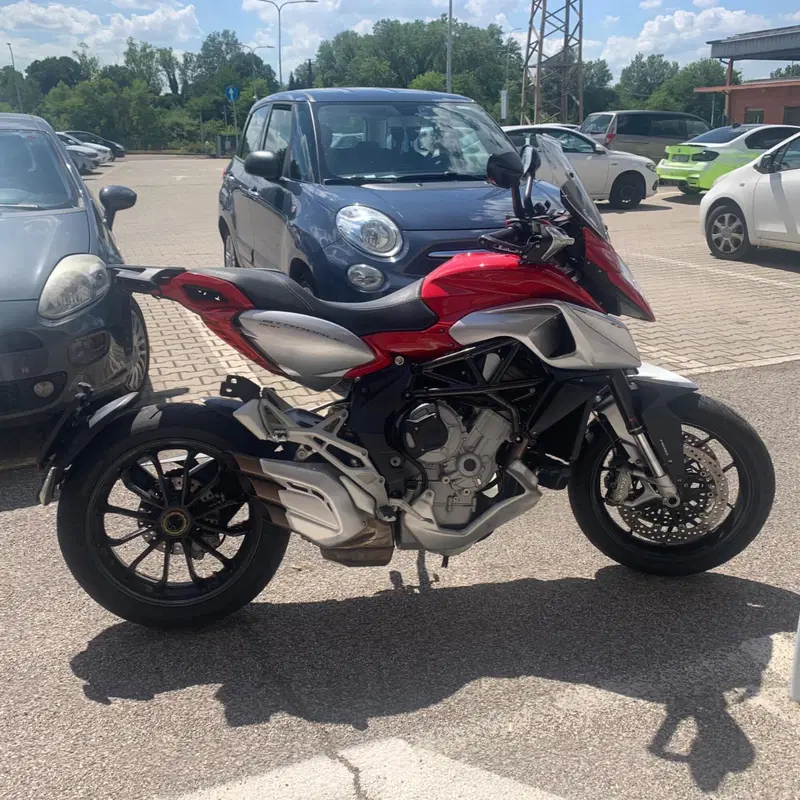 MV Agusta Stradale 800 EAS ABS (2015 - 17) (2)