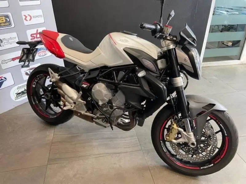MV Agusta Brutale 800 (2012 - 15) (2)