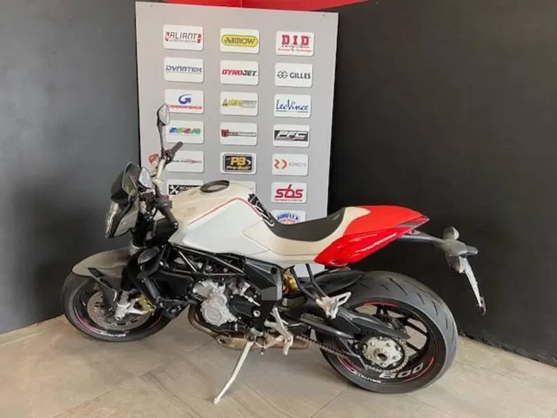 MV Agusta Brutale 800 (2012 - 15) (7)