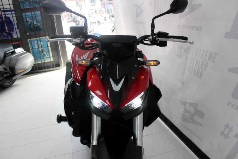 Honda CB 1000 Hornet (2025 - 26) (4)