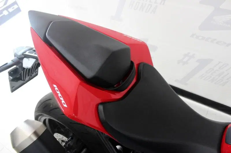Honda CB 1000 Hornet (2025 - 26) (5)