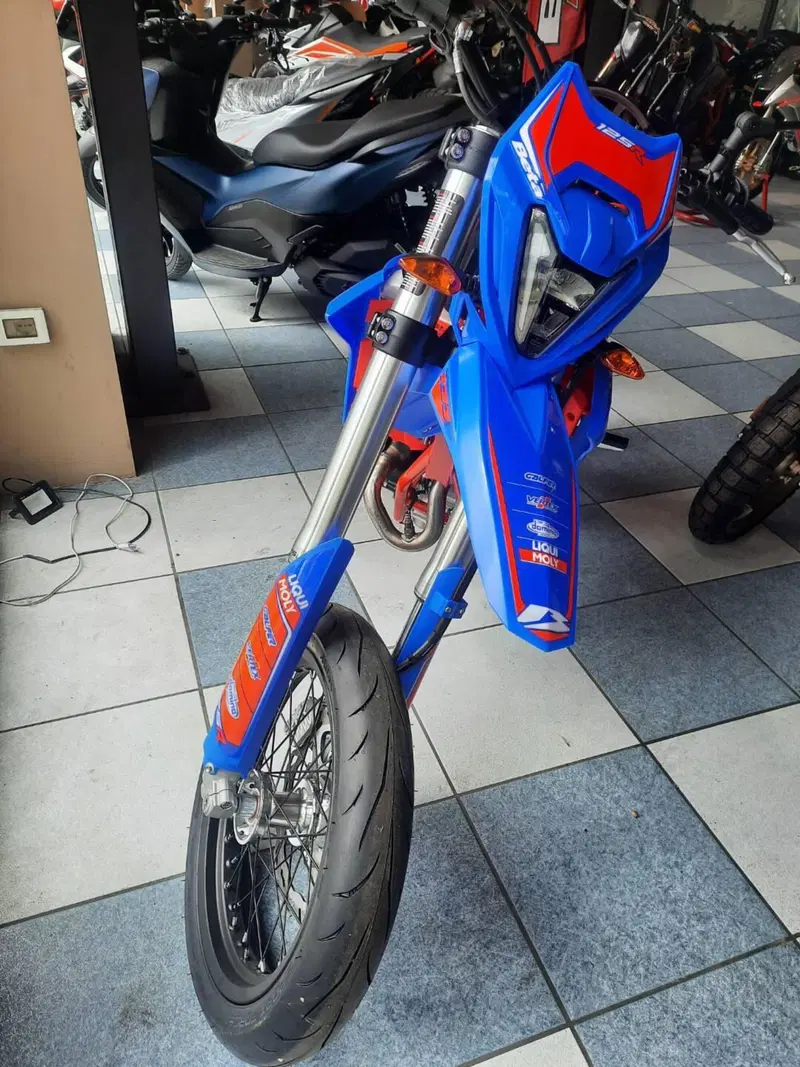 Betamotor RR 125 4T Motard R (2025 - 26) (3)