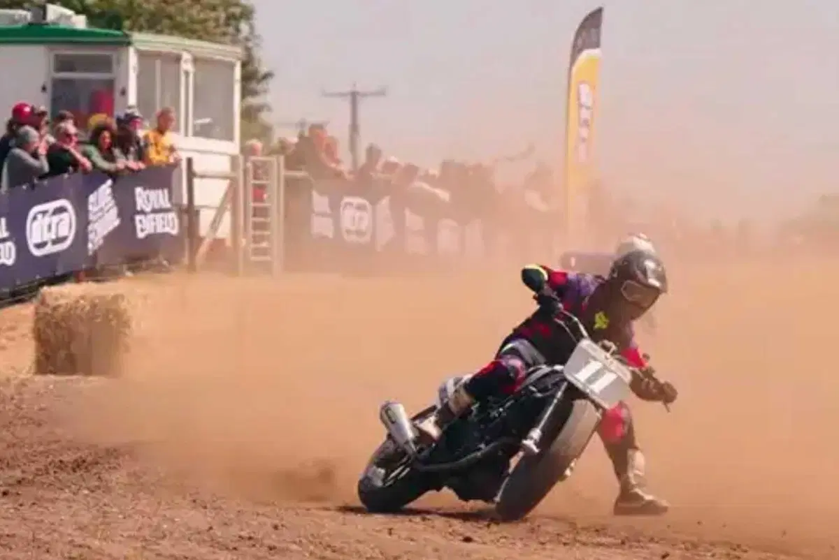Royal Enfield entra nel Flat Track mondiale: presentata la Sherpa FT Mk2 (3)