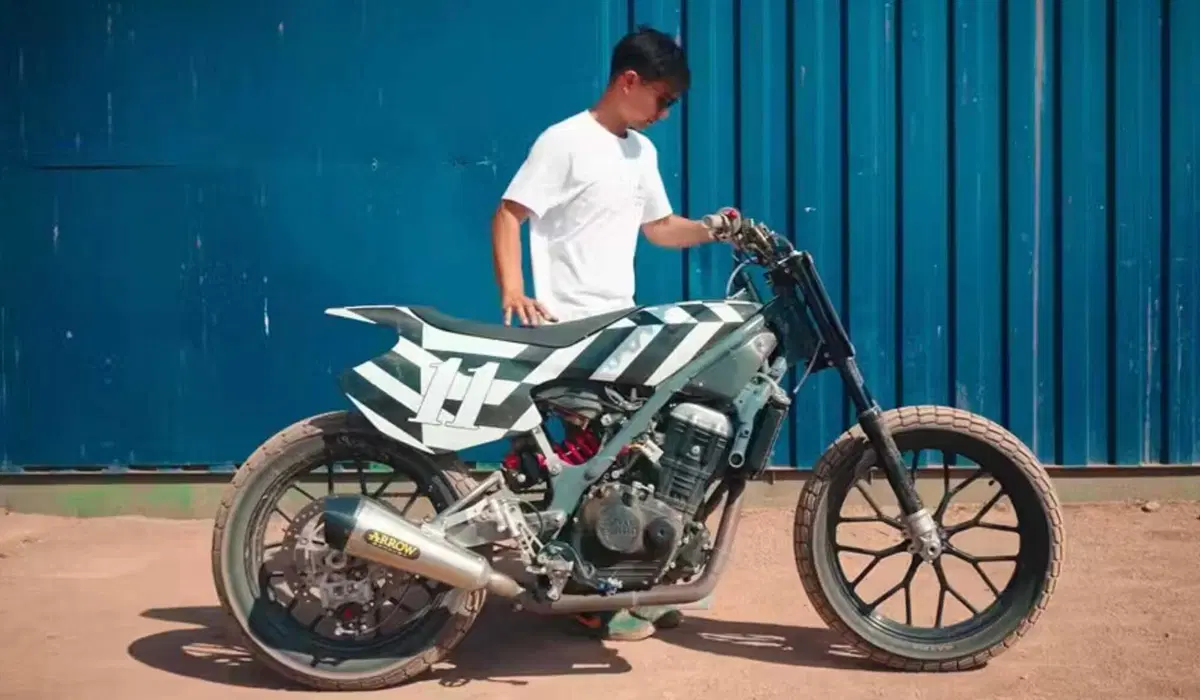 Royal Enfield entra nel Flat Track mondiale: presentata la Sherpa FT Mk2 (4)