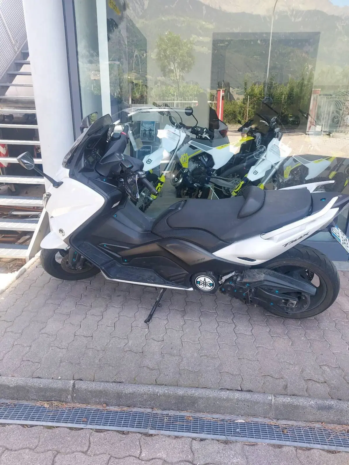 Yamaha T-Max 530 (2015 - 16)
