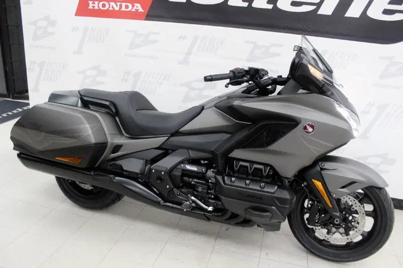 Honda GL 1800 Gold Wing 50° Anniversario (2025 - 26) (3)