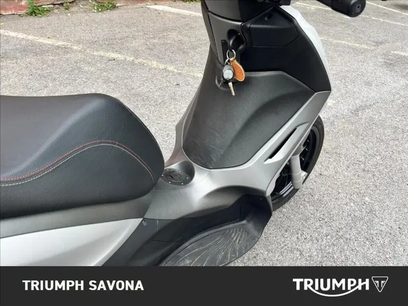 Piaggio Beverly 300 S i.e. ABS-ASR (2016 - 20) (9)