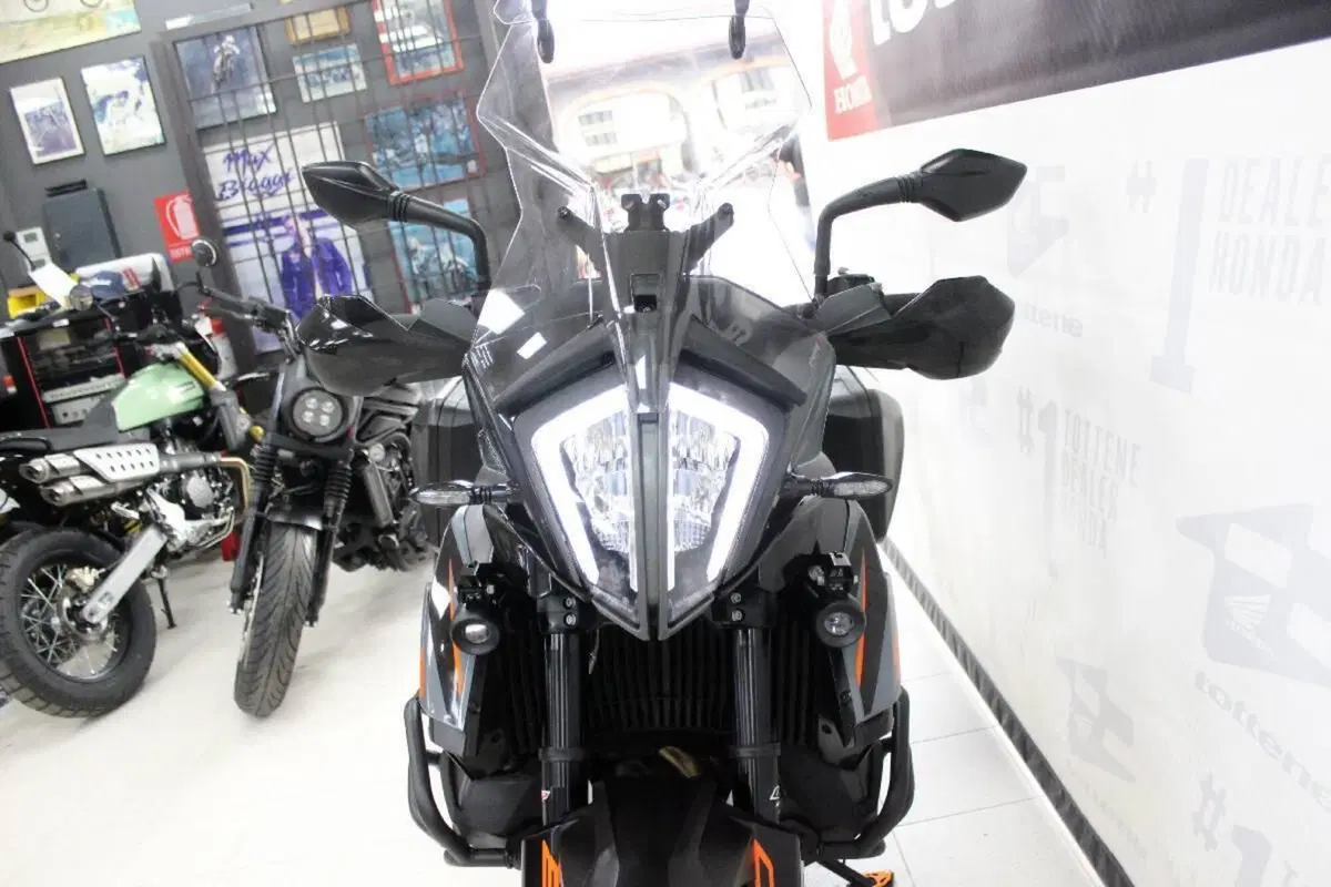 KTM 890 Adventure (2021) (4)