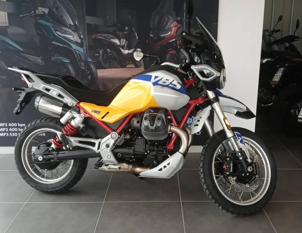 Moto Guzzi V85 TT (2024 - 26) (4)