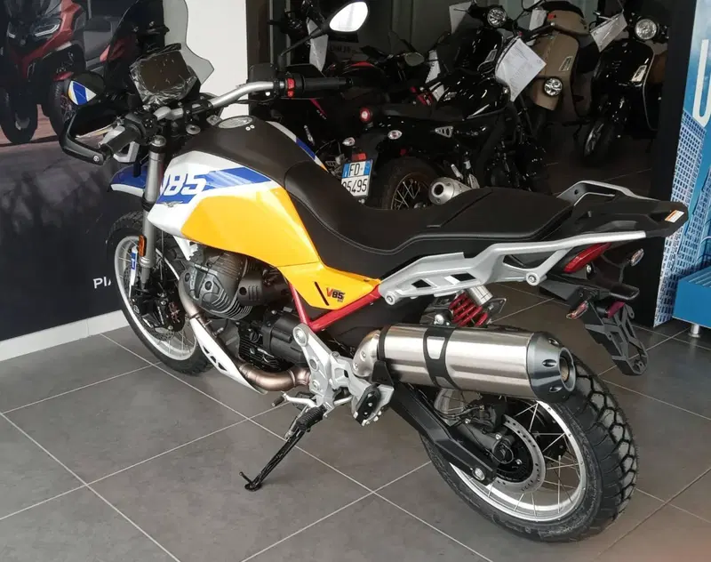 Moto Guzzi V85 TT (2024 - 26) (7)