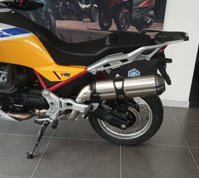 Moto Guzzi V85 TT (2024 - 26) (10)