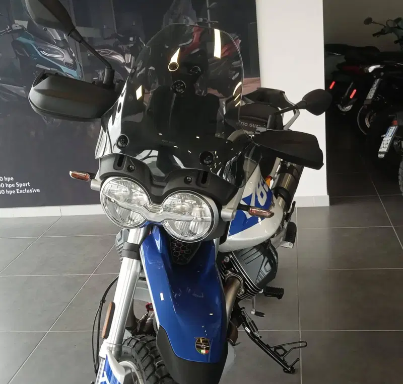 Moto Guzzi V85 TT (2024 - 26) (12)