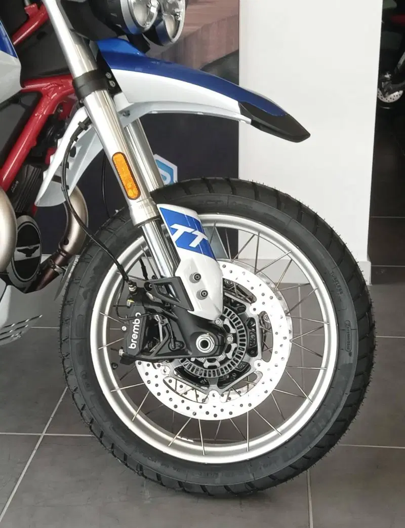 Moto Guzzi V85 TT (2024 - 26) (13)