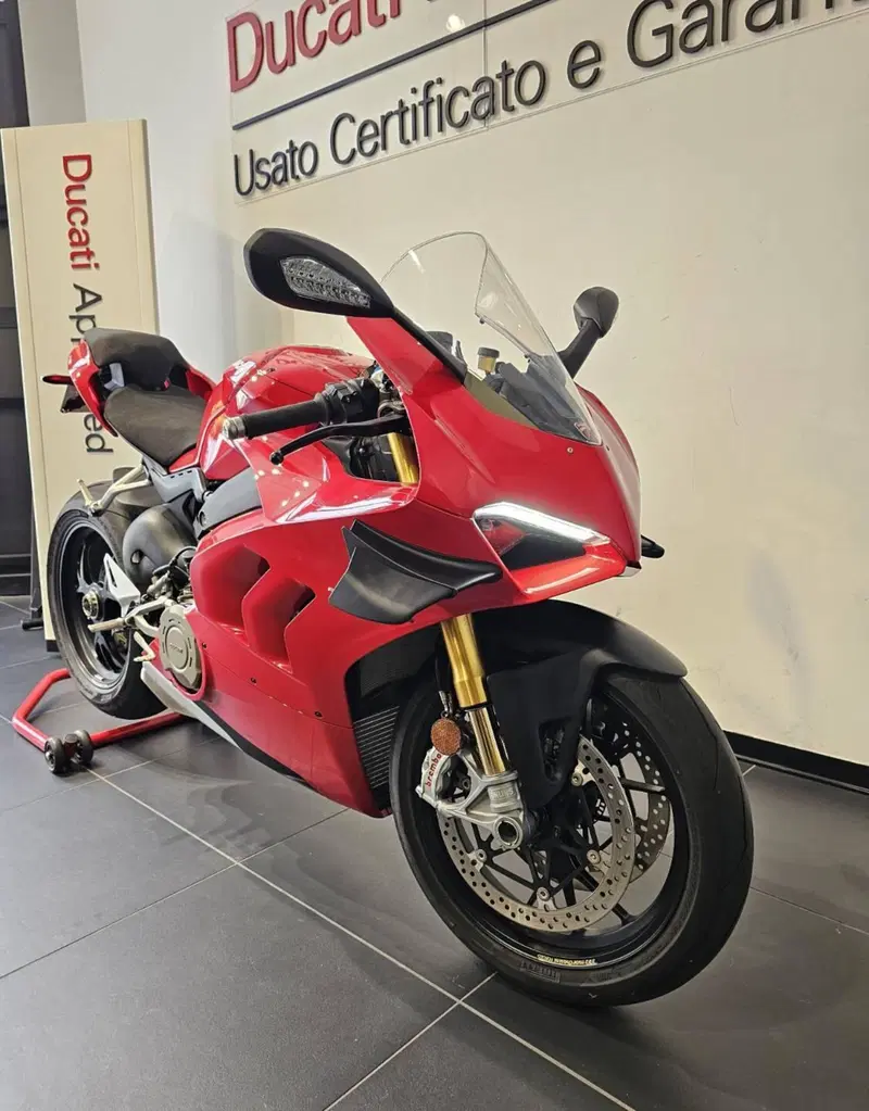 Ducati Panigale V4 S 1100 (2021) (3)