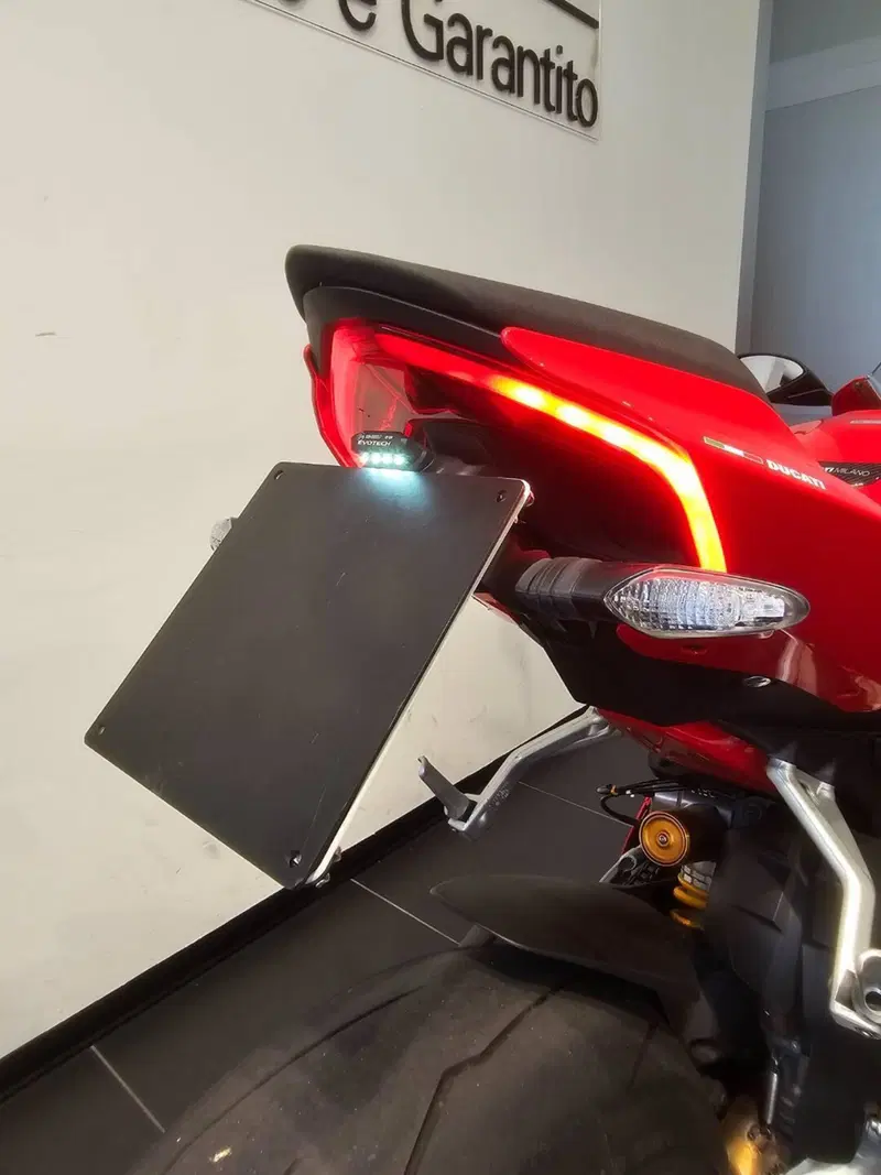 Ducati Panigale V4 S 1100 (2021) (5)