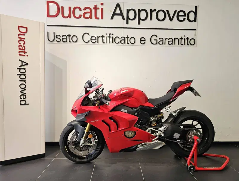 Ducati Panigale V4 S 1100 (2021) (8)