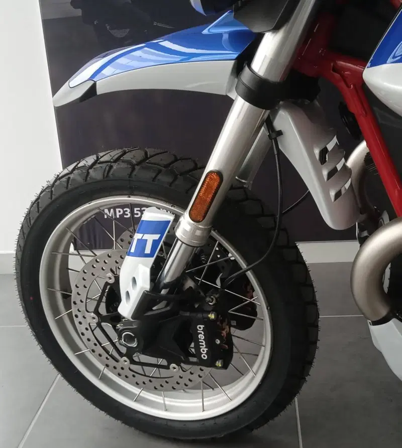 Moto Guzzi V85 TT (2024 - 26) (14)