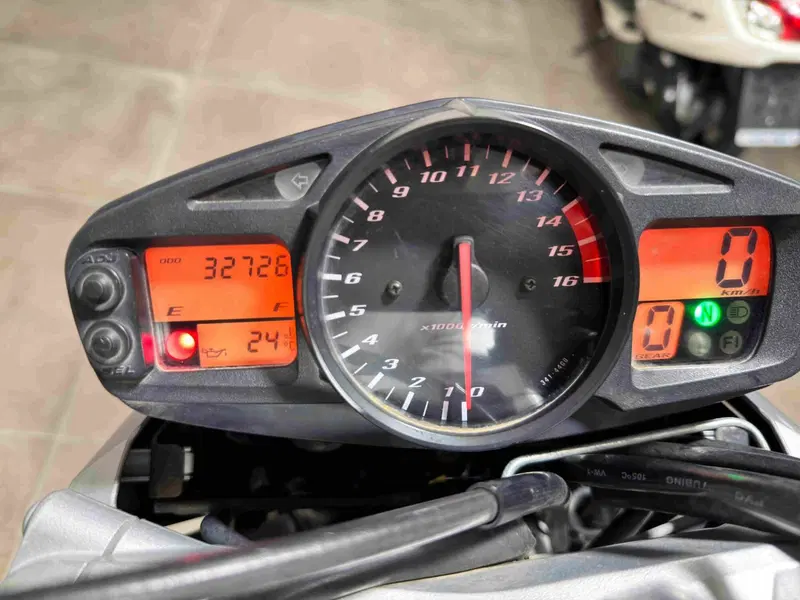 Suzuki GSR 600 (2006 - 11) (5)
