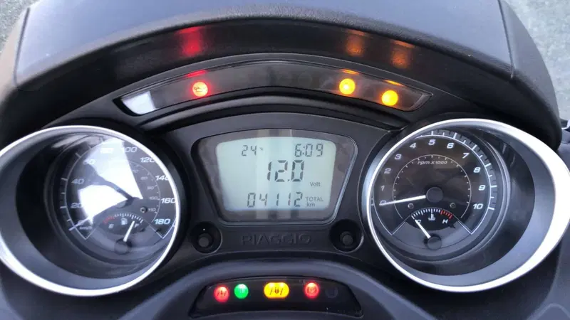 Piaggio Mp3 300 Hpe Sport (2019 - 20) (5)