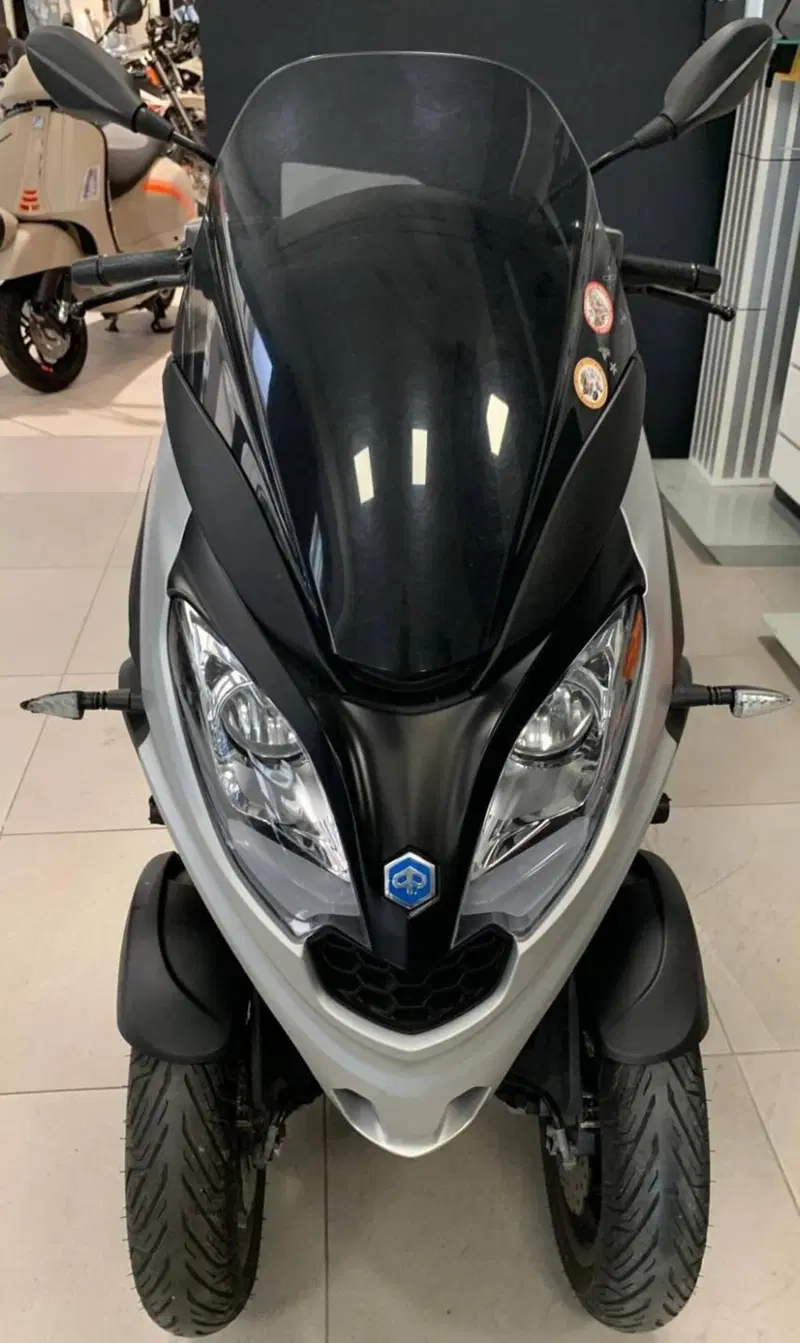 Piaggio MP3 300 ABS Hpe (2021 - 24) (2)