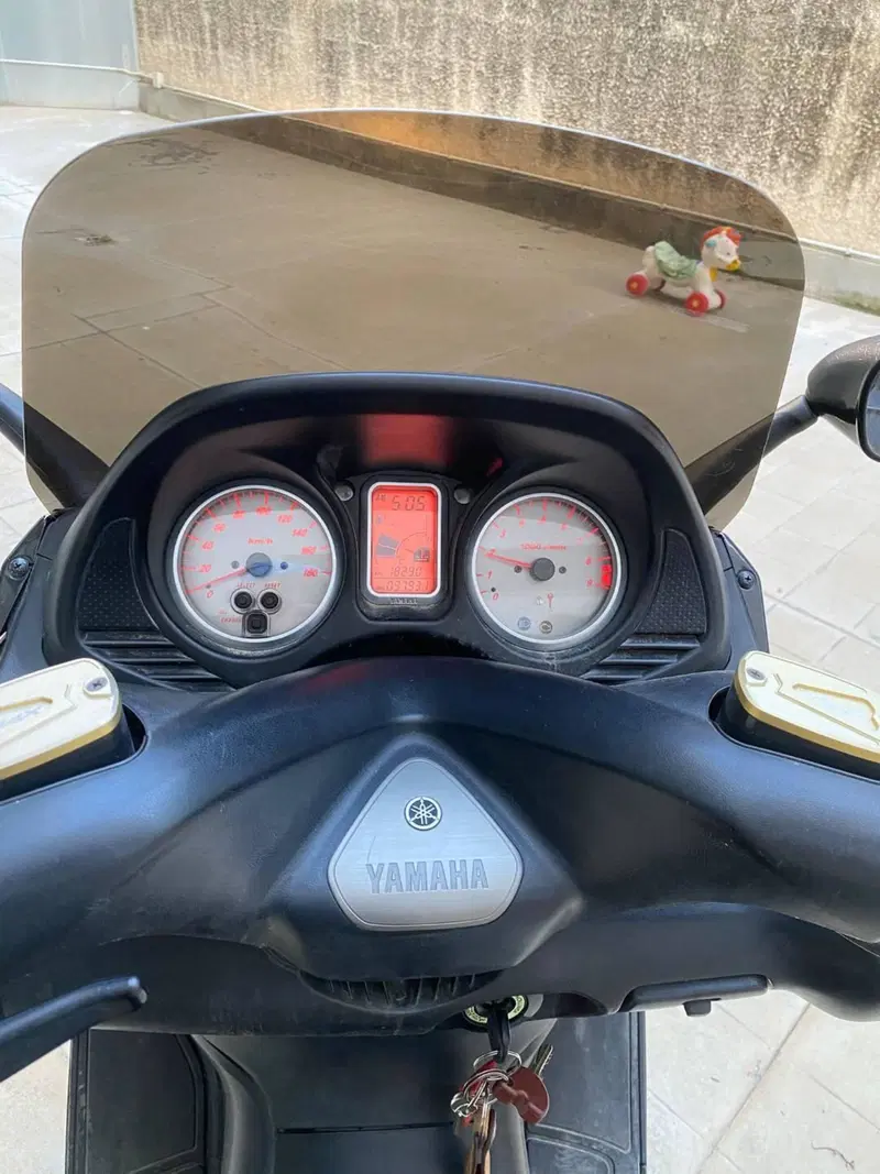 Yamaha T-Max 500 (2004 - 07) (3)