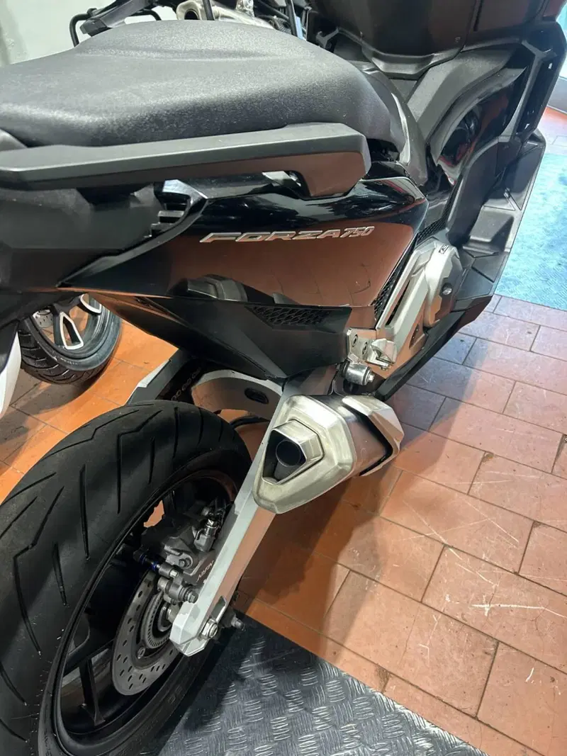Honda Forza 750 DCT (2021 - 24) (2)