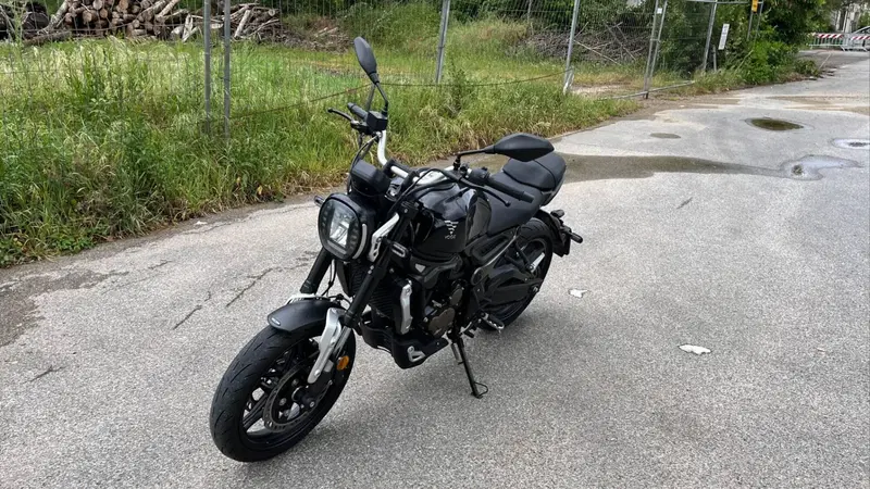 Voge Trofeo 300AC (2021 - 26) (2)