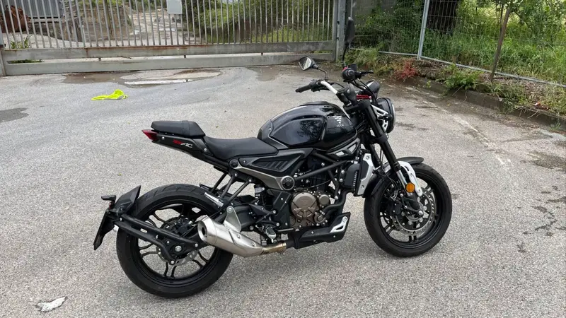 Voge Trofeo 300AC (2021 - 26) (5)
