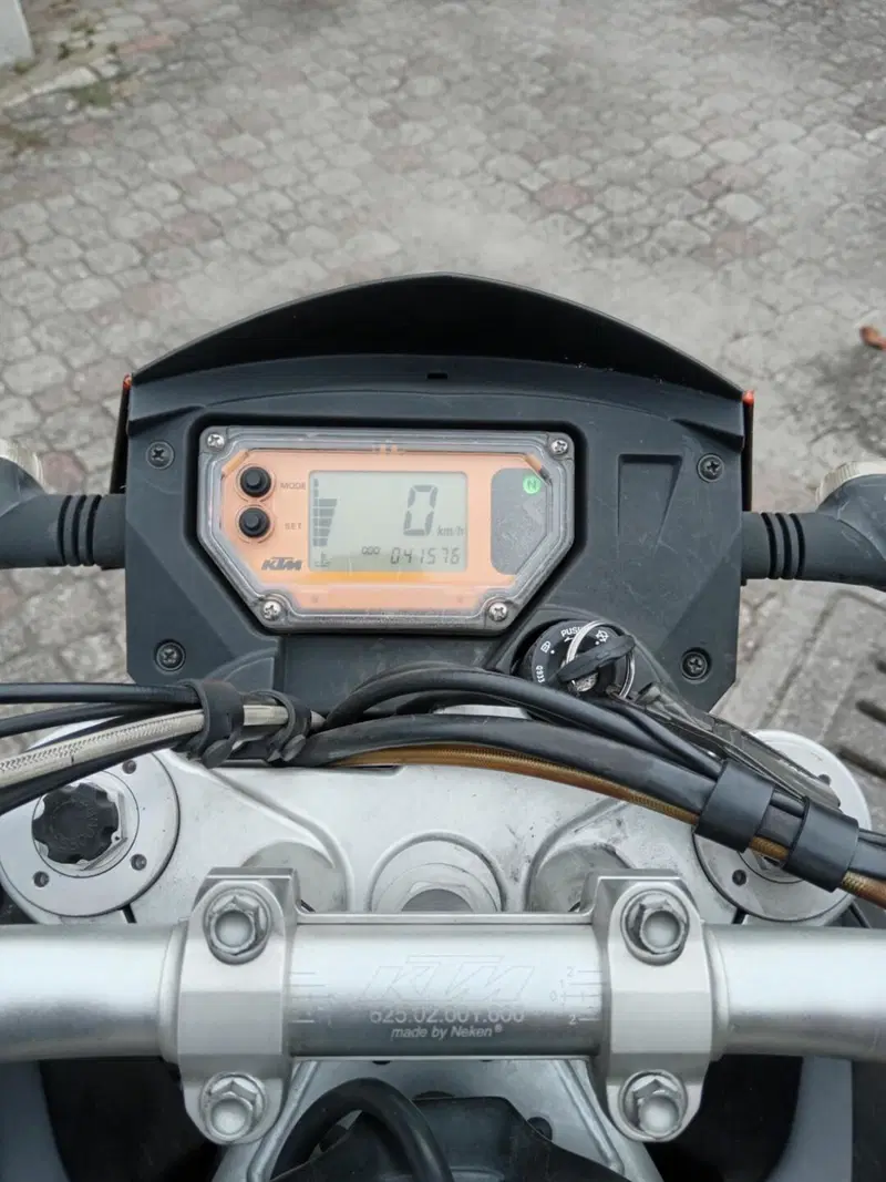 KTM 950 Supermoto (2006 - 08) (6)