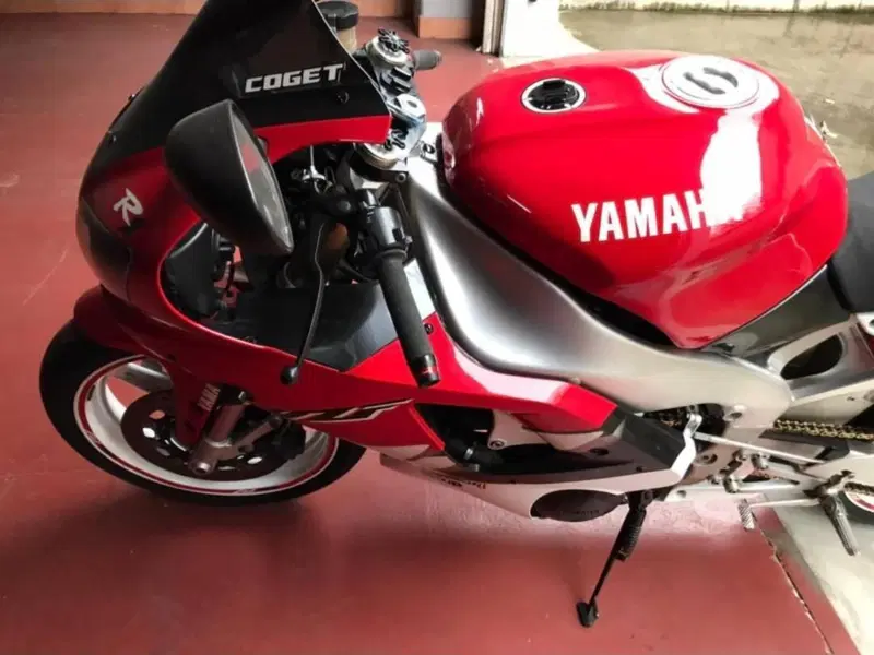 Yamaha YZF R1 (1998 - 99) (3)