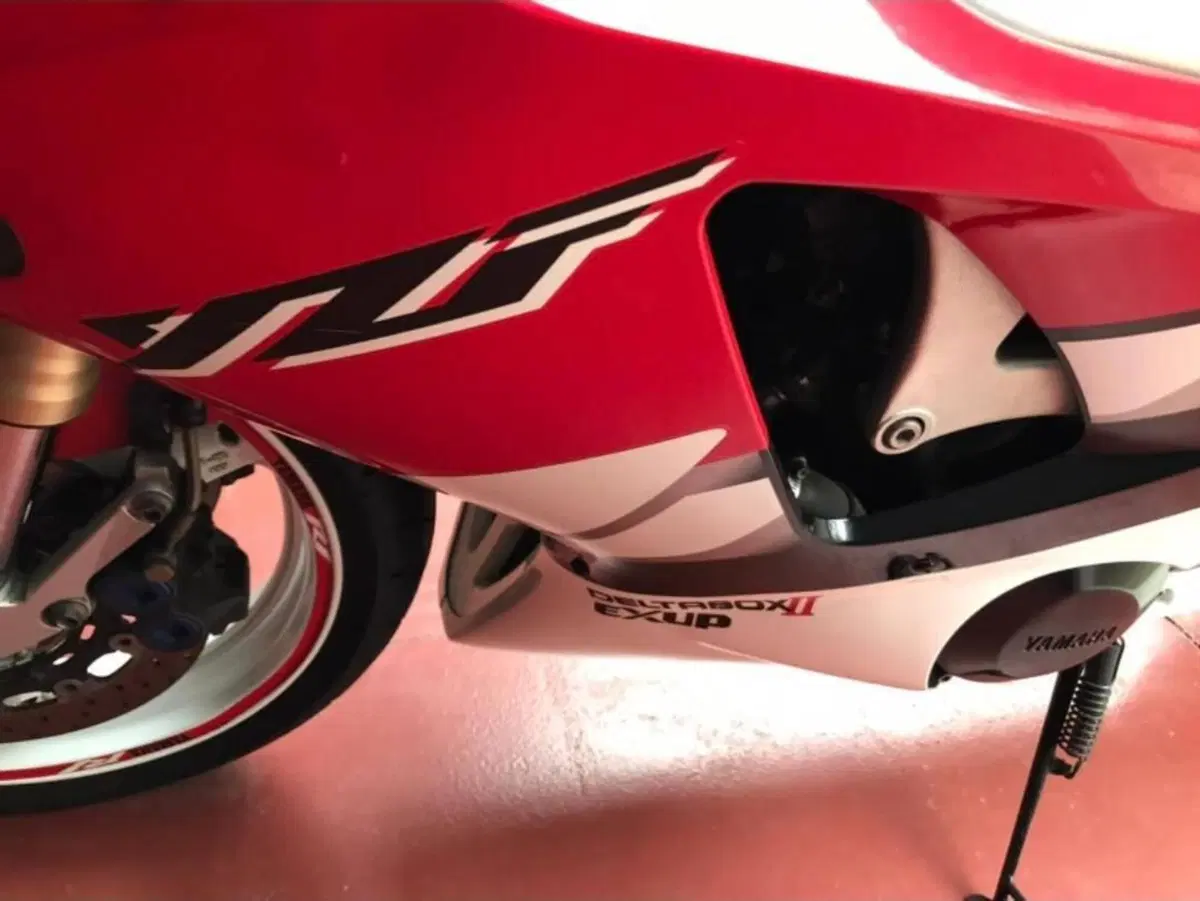 Yamaha YZF R1 (1998 - 99) (4)