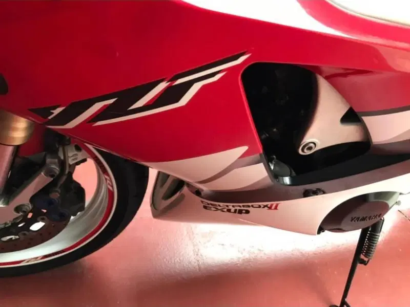 Yamaha YZF R1 (1998 - 99) (4)