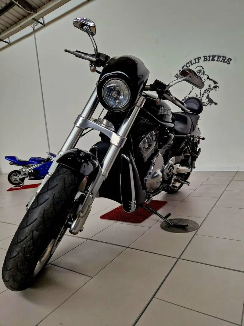 Harley-Davidson 1130 Street Rod (2006 - 07) - VRSCR (3)