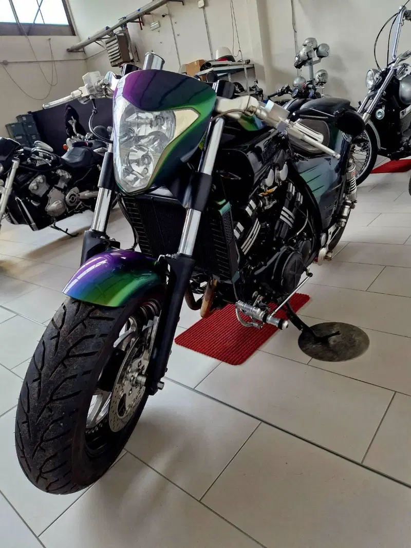 Yamaha V-Max 1200 (5)