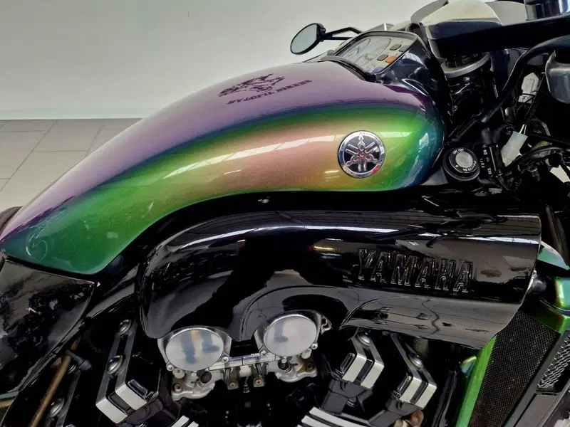 Yamaha V-Max 1200 (8)