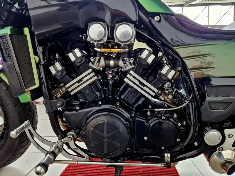Yamaha V-Max 1200 (15)
