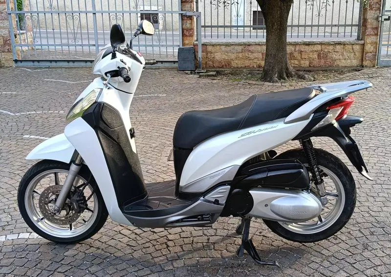 Honda SH 300 i (2011 - 14) (4)