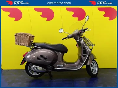 Vespa GTS 300 Touring ABS (2017 - 19) usata