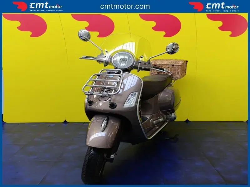 Vespa GTS 300 Touring ABS (2017 - 19) (2)