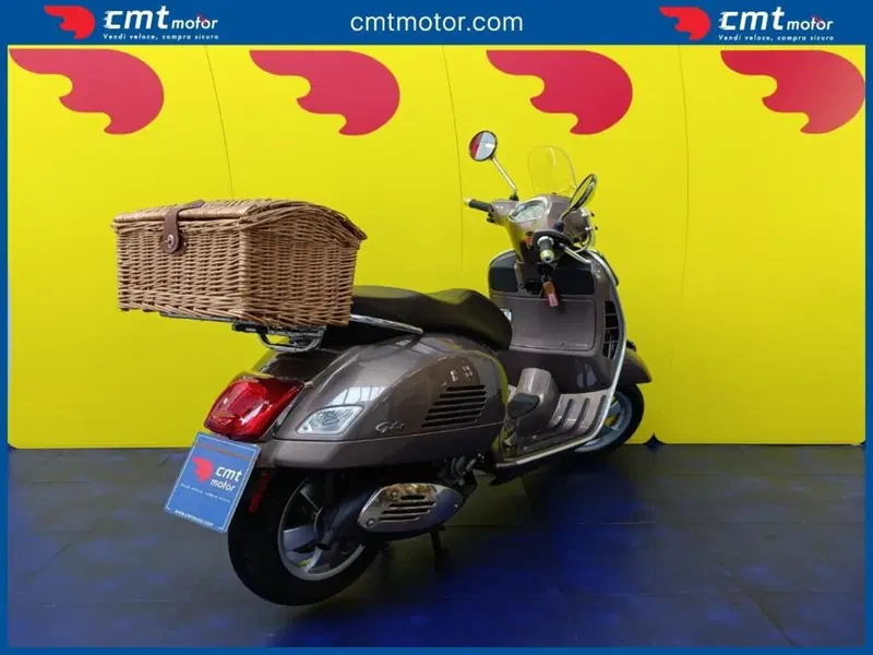 Vespa GTS 300 Touring ABS (2017 - 19) (4)