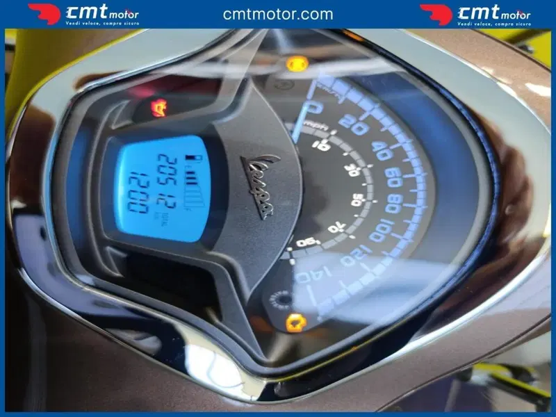 Vespa GTS 300 Touring ABS (2017 - 19) (5)