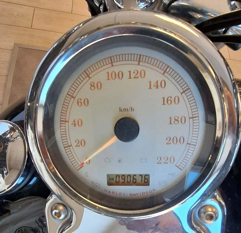 Harley-Davidson 1584 Super Glide Custom (2008 - 13) - FXDC (4)