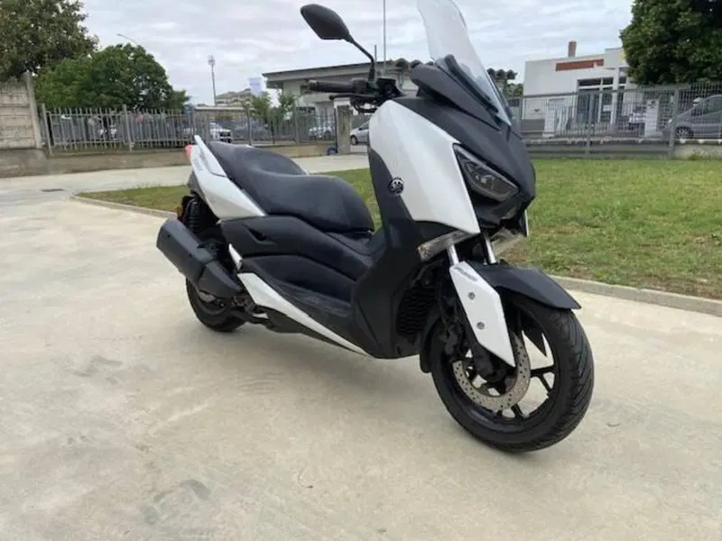Yamaha X-Max 300 ABS (2017 - 20) (4)