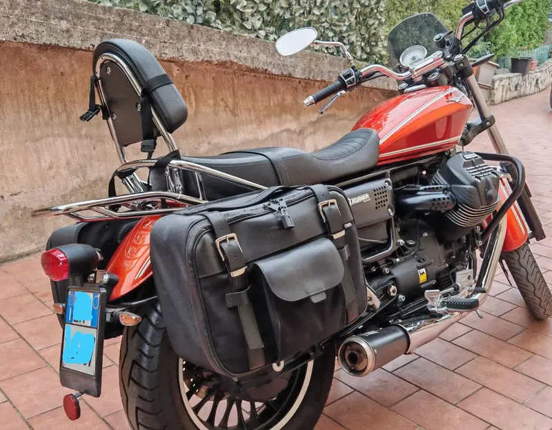 Moto Guzzi V9 Roamer (2016 - 18) (2)